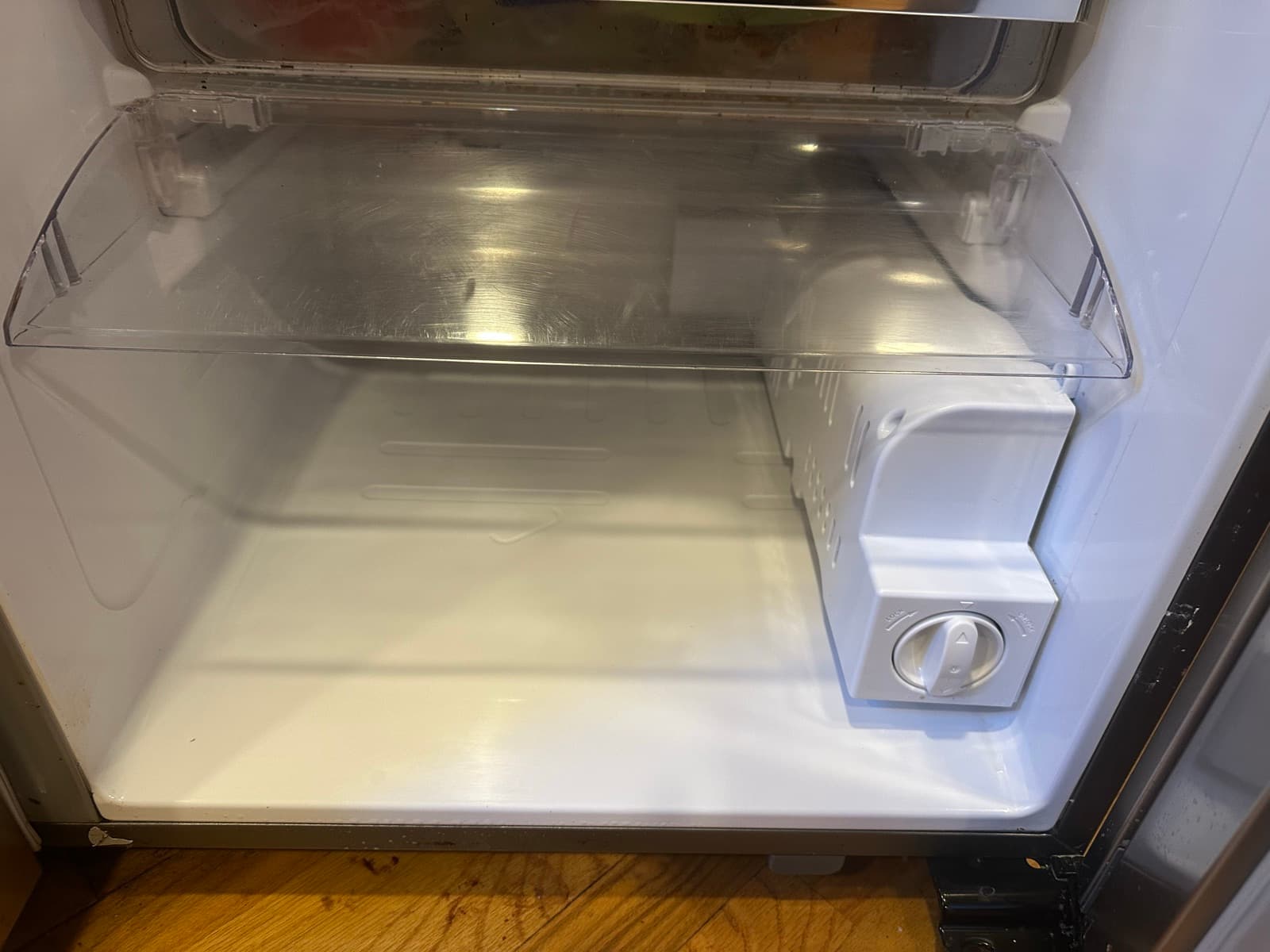 Home Cleaning in Renton, WA — Kitchen after cleaning: Every shelf hand-washed, drawers polished
