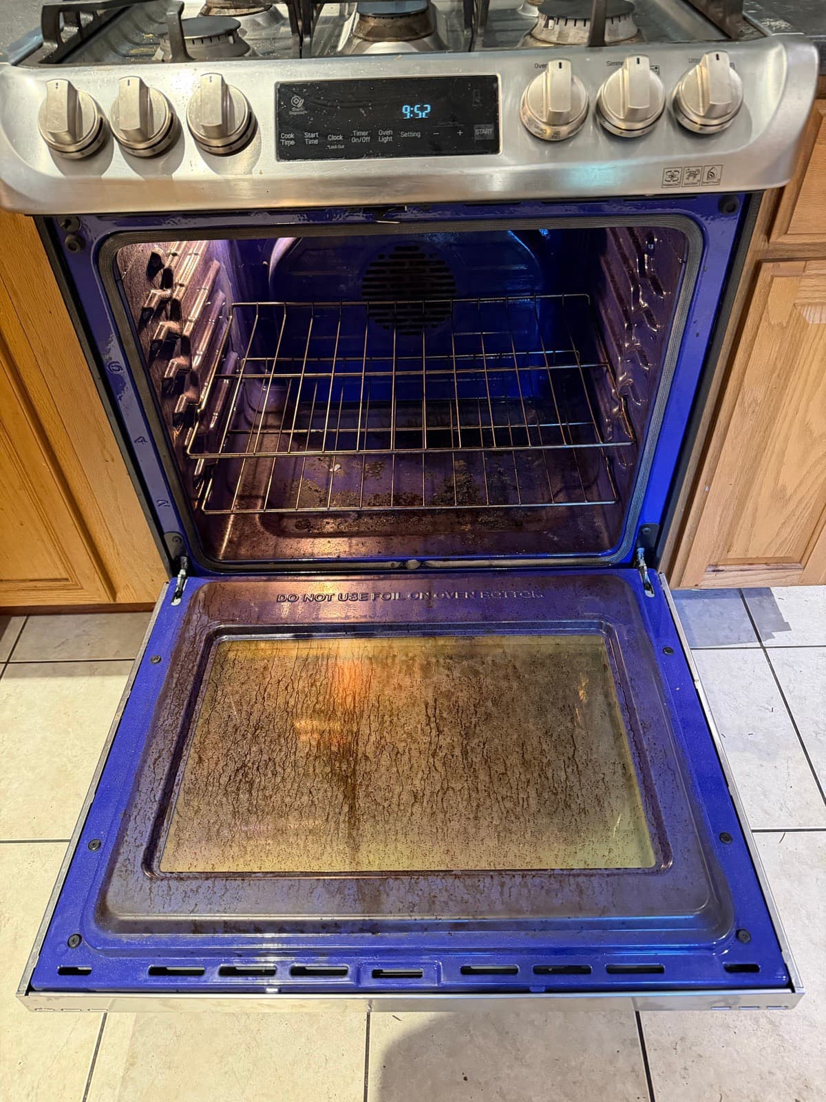 Home Cleaning in Federal Way, WA — Kitchen before cleaning: Spillover, blackened porcelain